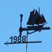 Jahreszahl 1988 mit Segelschiff und Pfeil